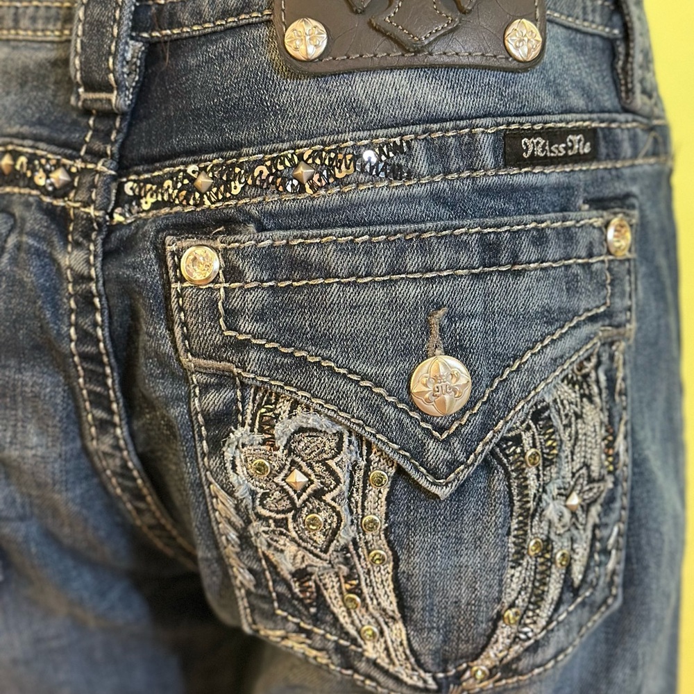 Signature Miss Me Women's Blue Embellished Capri